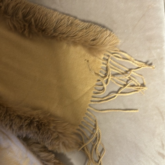 Faux Fur ,85% Wool & 5%Cashmere Blend Scarf-Adrienne Landau -Light weight-Camel - Picture 8 of 12